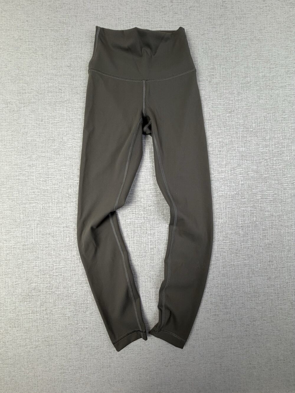 Lululemon Women’s Size 2 Olive Green High Rise Full Length Leggings